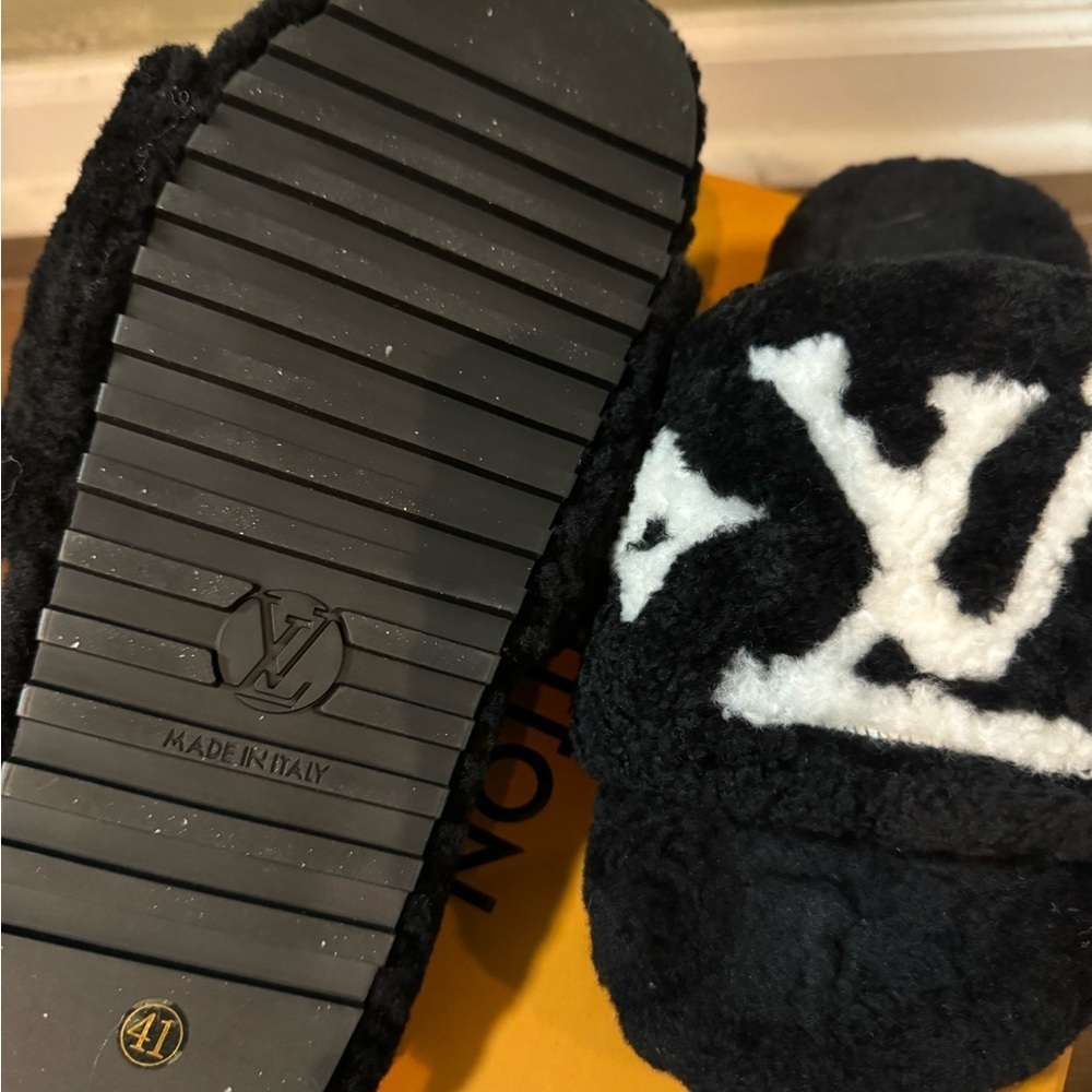 Louis Vuitton Black and White Plush Slippers - Picture 5 of 6